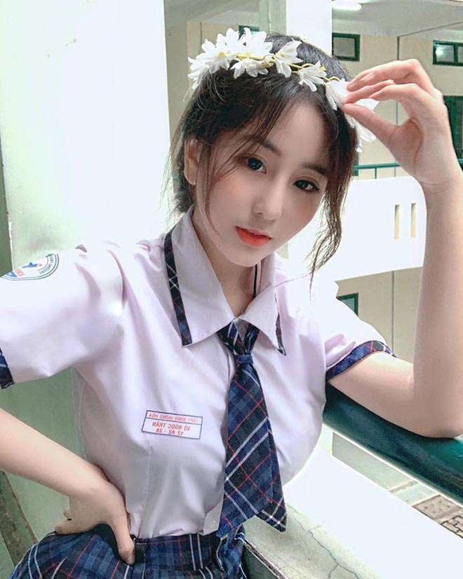 Loạt hot girl xinh đẹp nức tiếng thi đại học năm 2019